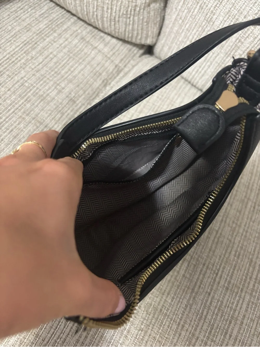 Black shoulder bag